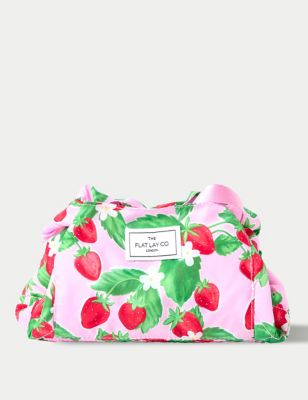 Women's The Flat Lay Co. Drawstring Makeup Bag in Summer Strawberries