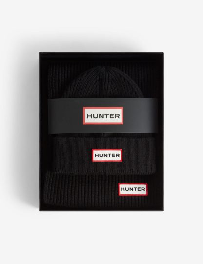 Hunter Women's Jura Beanie Hat & Scarf Gift Set - Black, Black,White,Red