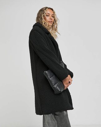 Black Raised Seam Short Teddy Coat