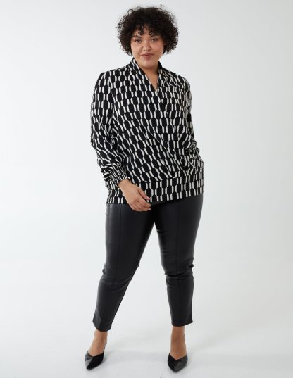 Curve Geometric Print Wrap Top - 22/24 / BLACK