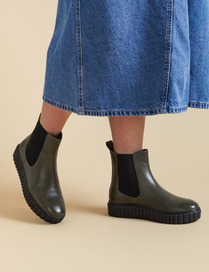 Jones Bootmaker Women's Leather Chelsea Flatform Ankle Boots - 5 - Green, Black,Green