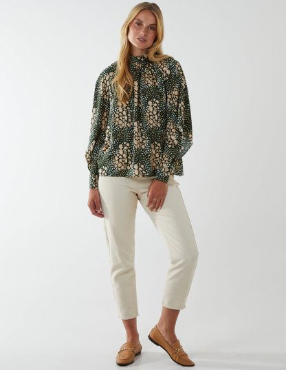 Raglan Cut Out Sleeve Volume Top - S / GREEN