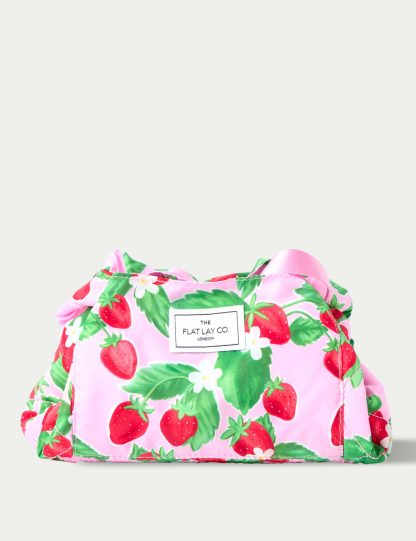 The Flat Lay Co. Women's Drawstring Makeup Bag in Summer Strawberries