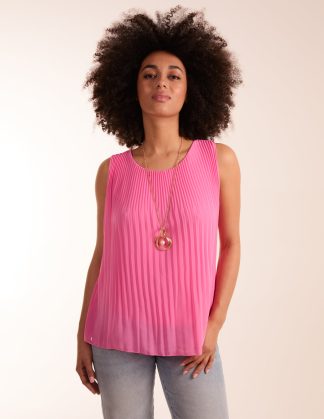 Sleeveless Pleated Top With Necklace - S/M / HOT PINK